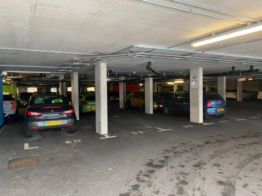 Unrivalled Location - Five Star - Worcester Apartment Exterior foto