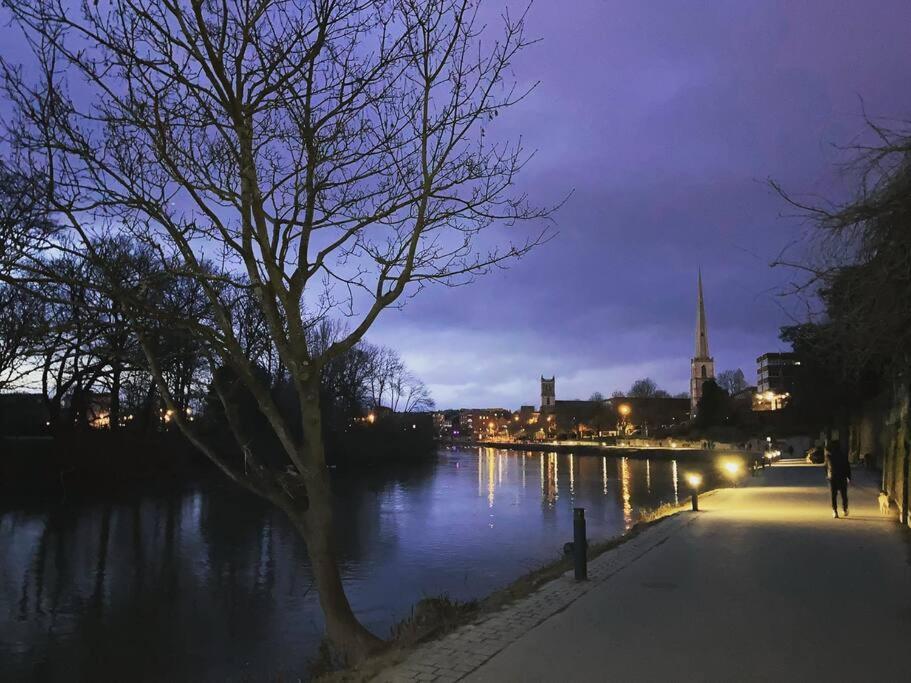 Unrivalled Location - Five Star - Worcester Apartment Exterior foto
