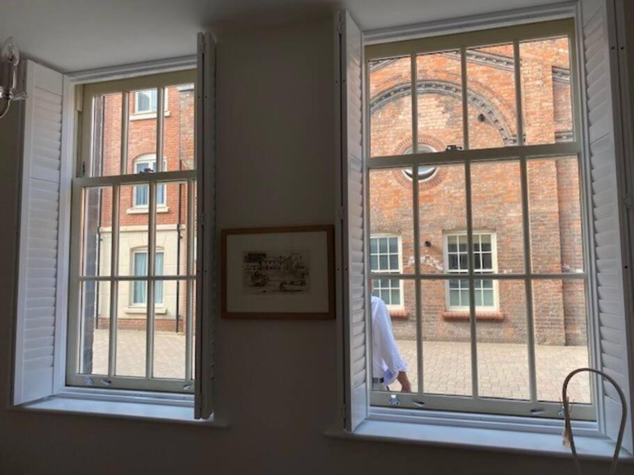 Unrivalled Location - Five Star - Worcester Apartment Exterior foto