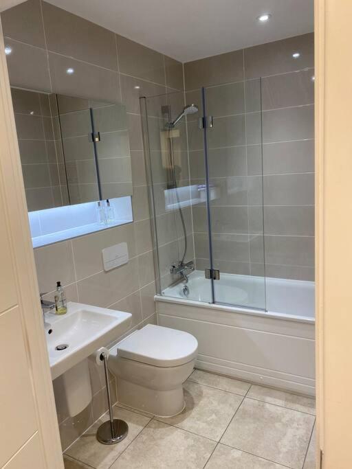 Unrivalled Location - Five Star - Worcester Apartment Exterior foto