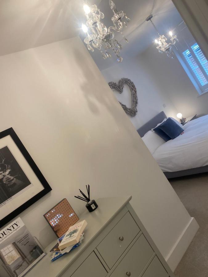 Unrivalled Location - Five Star - Worcester Apartment Exterior foto